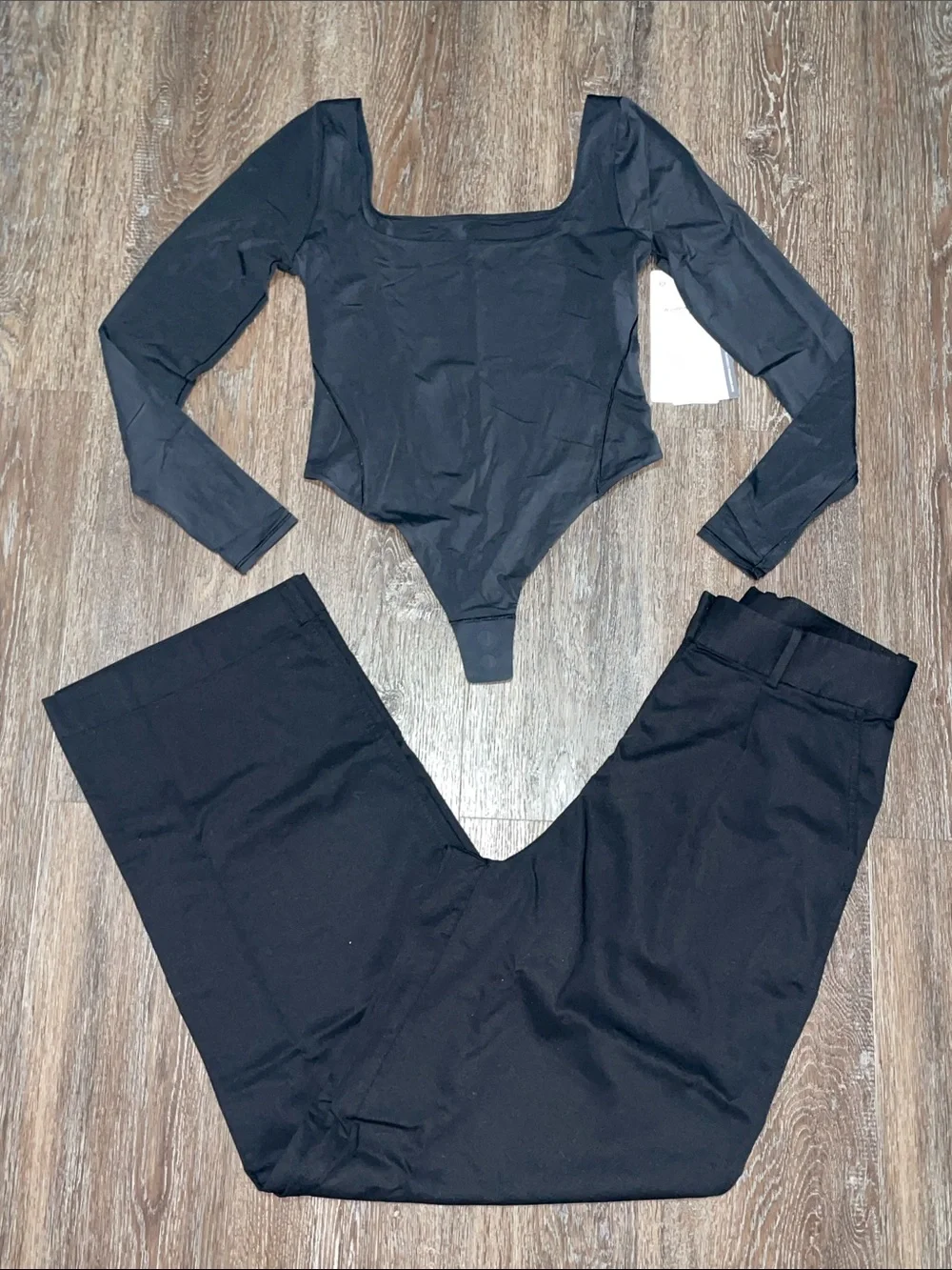 NWT/Like New Lululemon Casual Set. Size Top S / Bottom 4